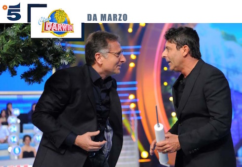 Paolo Bonolis e Luca Laurenti nel programma televisivo "Ciao Darwin"