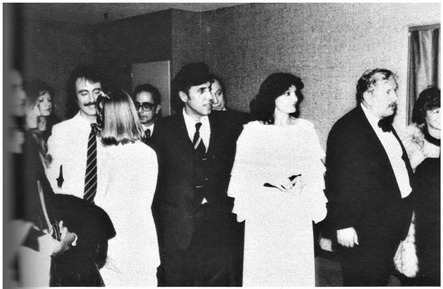 Peter Ustinov, Tereza Kesovija, Adriano Celentano, Charles Dumond, Jodie Foster (di spalle), Michel Delpech e Dalida al concerto UNICEF del 1974 (Ginevra, Svizzera)