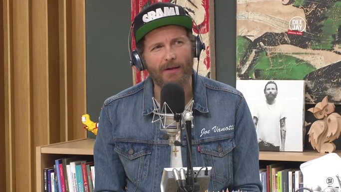 intervista a radio Deejay a Jovanotti nel quale parla e racconta aneddoti su Adriano Celentano