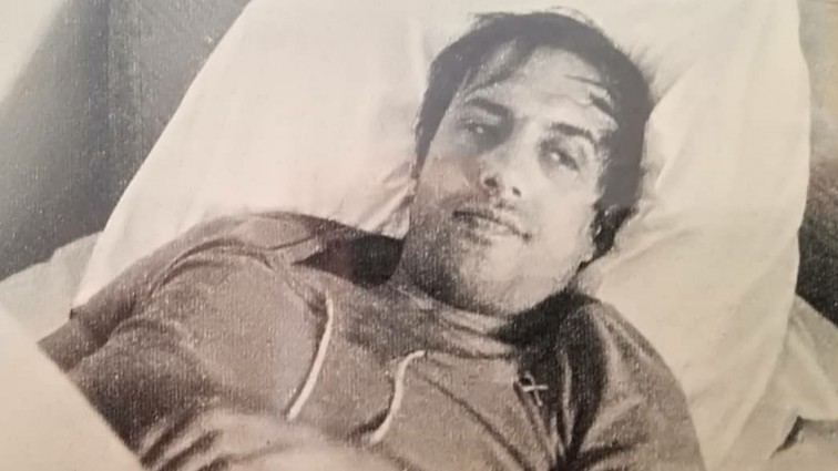 Adriano Celentano dopo l'incidente ad Avellino nel 1971