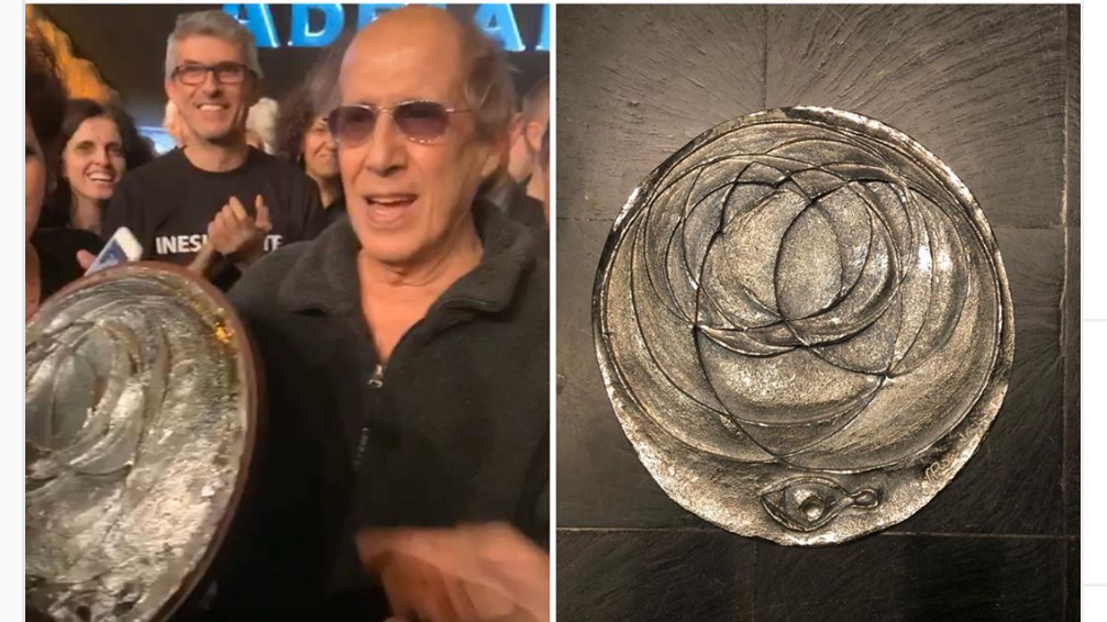 Adriano Celentano premiato con una scultura firmata Arando